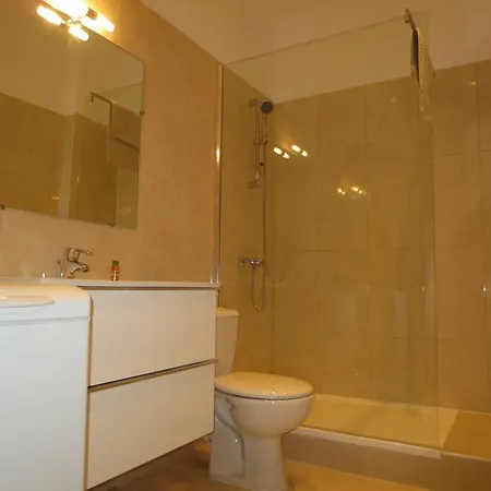 Apartment Carras *
