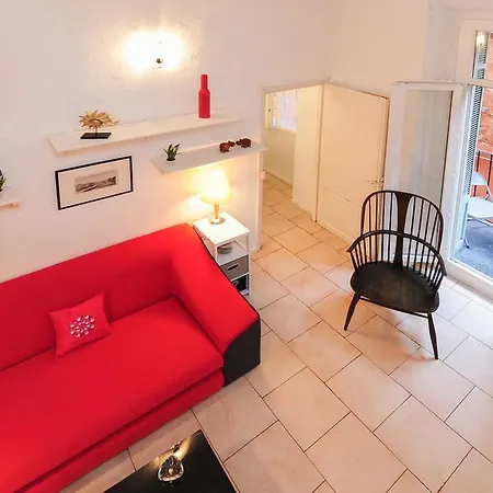 Apartment Vieux Rustique De Deux Pieces, Pont Vieux Nice