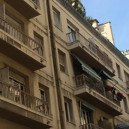 Apartment Centre Avec Terrasse Nice