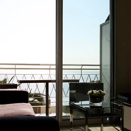 Prom. Des Anglais Apartment *
