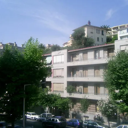 Les Orchidees Apartment