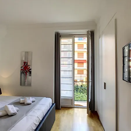 Nestor&jeeves - Edith Piaf - Central - Close Sea Apartment