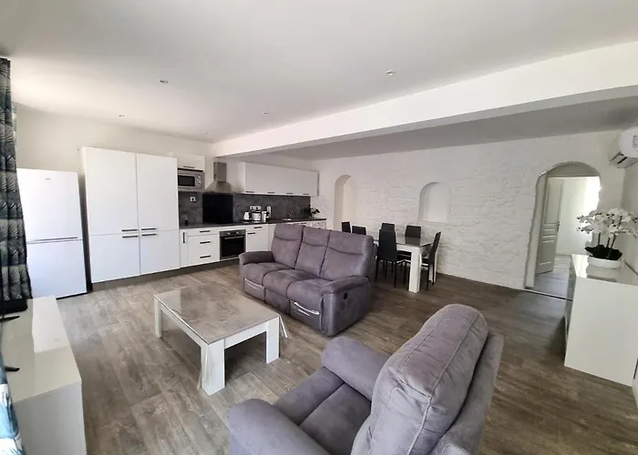 Bel Appartement 2 Chambres Climatise Centre Ville