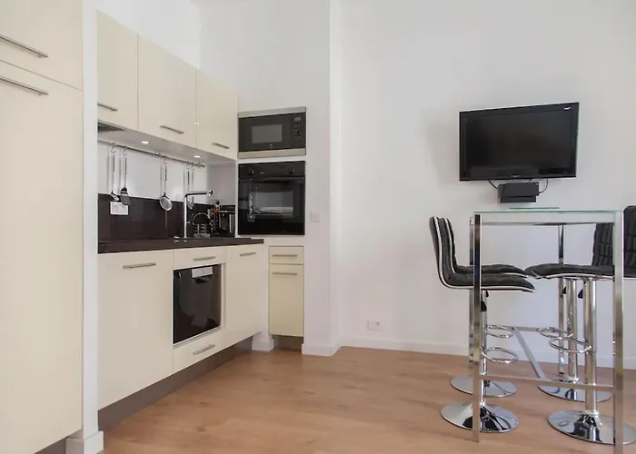 #28 1 Bdr Flat Ac Balcony Hper Central 10Mins To Beach & Old Town