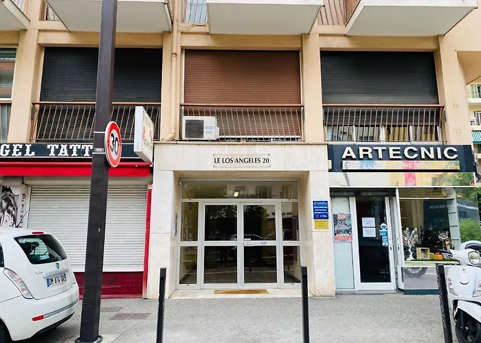 Magnifique Appartement 60M2 ,3 Pieces , Equipee,Tres Lumineux, 2 Minutes A Pied De La Plage