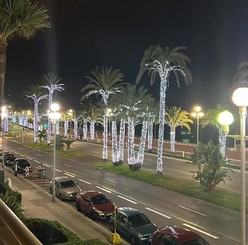 Beachfront And Sea View Entire 2 Rooms Crossing Apartment With Parking 4 Beds Two Double Bed And 2 Single Bed With 2 Sea View Balconies In Promenade Des Anglais Street 2 Bathroom 3 Wc With 40 Meters From The Beach With Perfect Air Conditioner Cooler