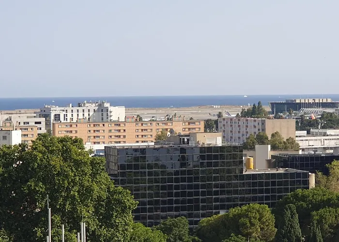 Big Flat Sea Vieuw 95 M2 5 Rooms Near Airport 5 Min Train 3 Min And Tram On Site, Beach 7 Min, 2 Showers And 2 Toilets , Neuf Grand Appartement 95 M2 5 Chambres Proche Aeroport 5 Min Train 3 Min Et Tramway Sur Place, Plage 7 Min 2 Douches Et 2 Wc Vue