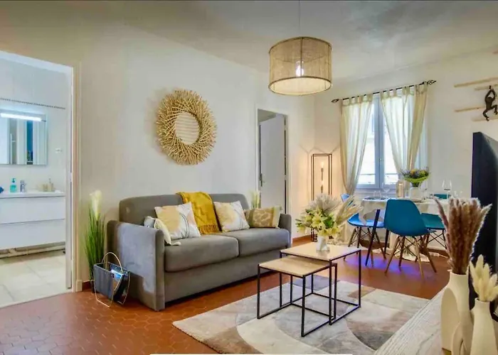 Cosy, Modern, Fully Equipped, Air Conditioning, Nice Historical, Old Town, 1Minute Walk From Beach - \