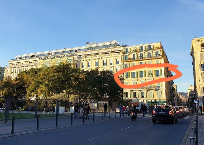 Spacious 3 Bedroom Flat Nice Center - Magnificent View-Parking