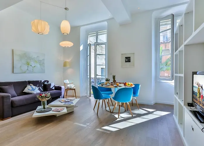 Liberte - Spacious Apartment City Center W Ac