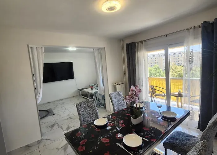 Spacieux 3 Chambres Et Balcon