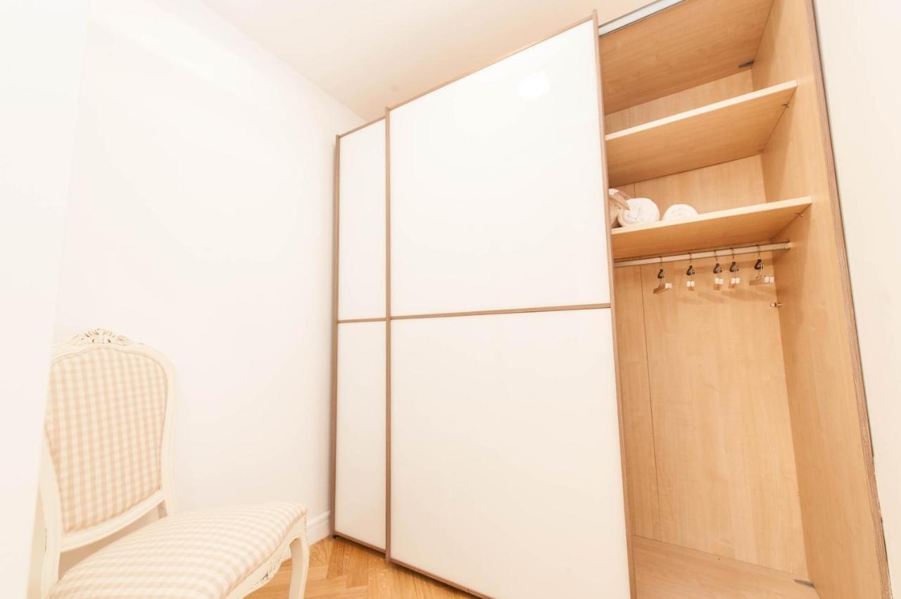 Apartment Sunlight - Cristal - Old Town Area, 3 Bedrooms, Stunning *