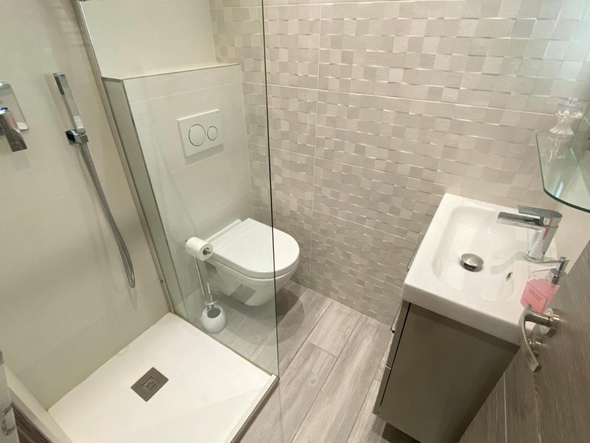 Centre Flat - Modern, Quiet And Brand New * Nice