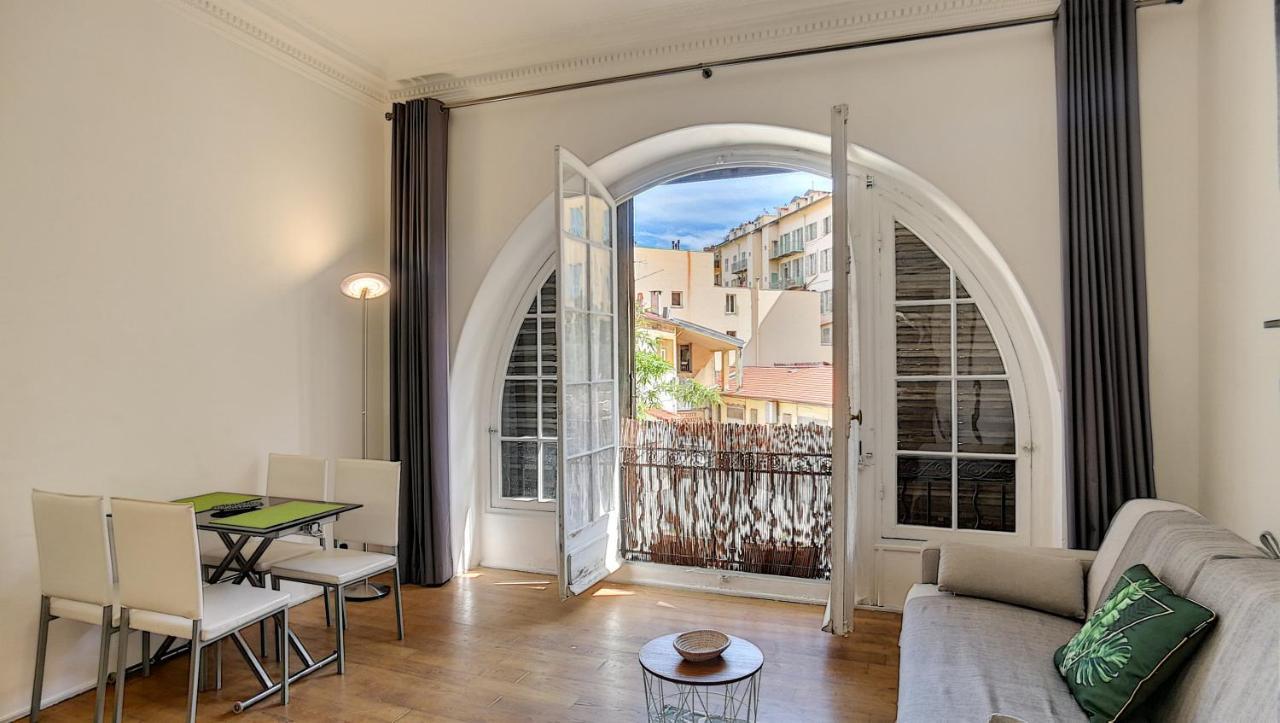 Atypique Studio Port De Apartment *