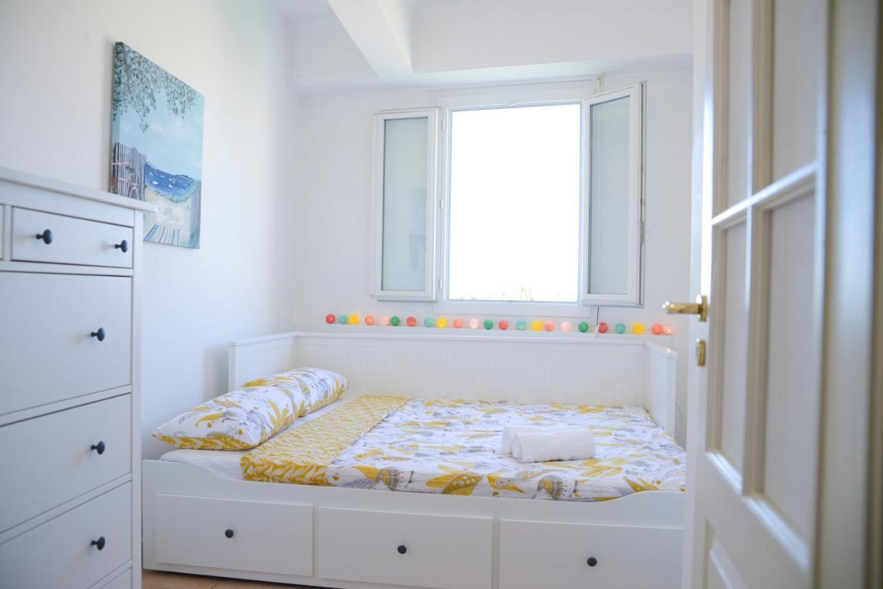 Bright With Sea View Apartment