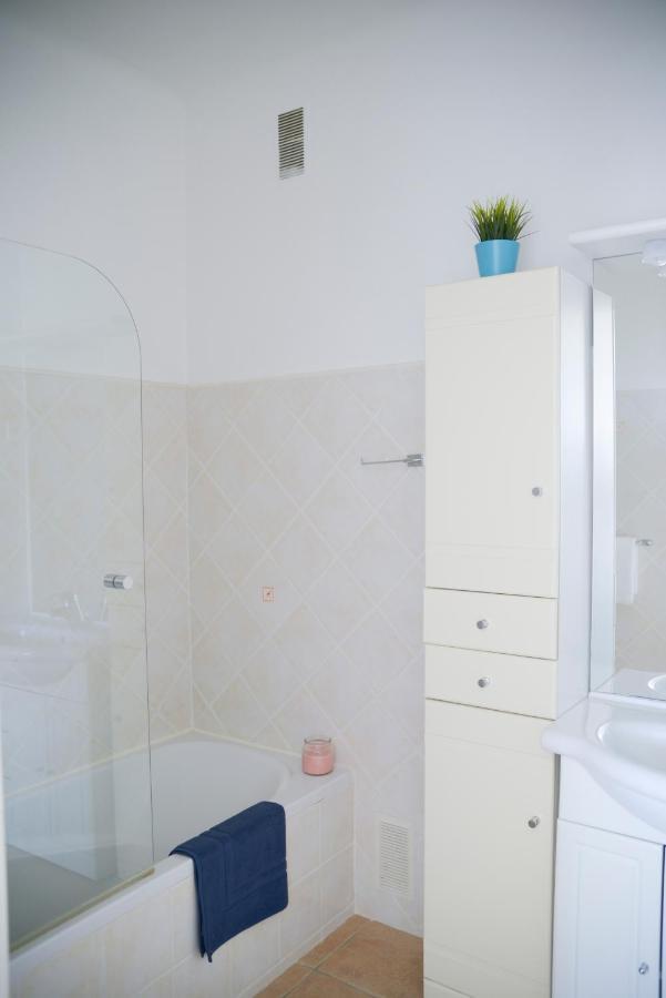Apartment Bright With Sea View