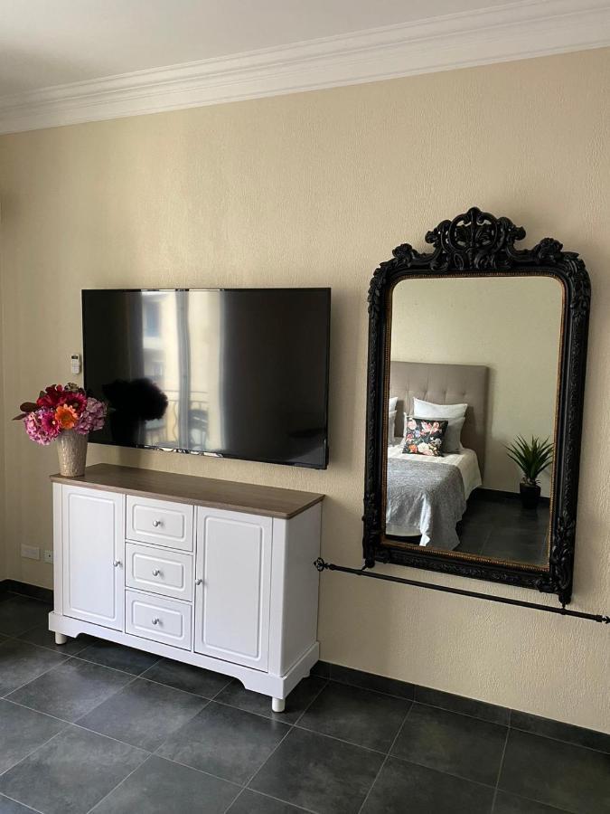 Cozy With A Sea View Apartment *