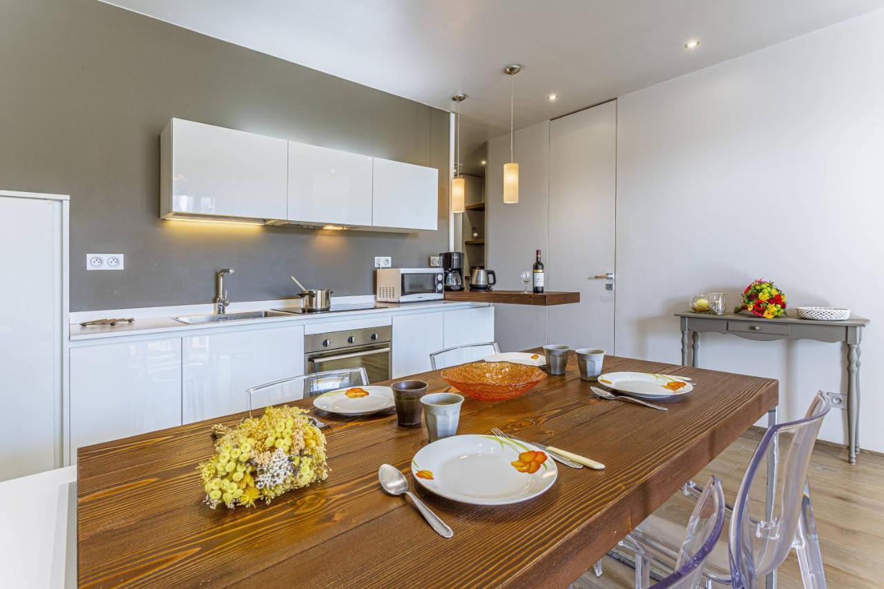 Fleurs 22 - City Center - Modern W Terrace Apartment *
