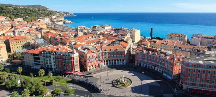 En Bord De Apartment *