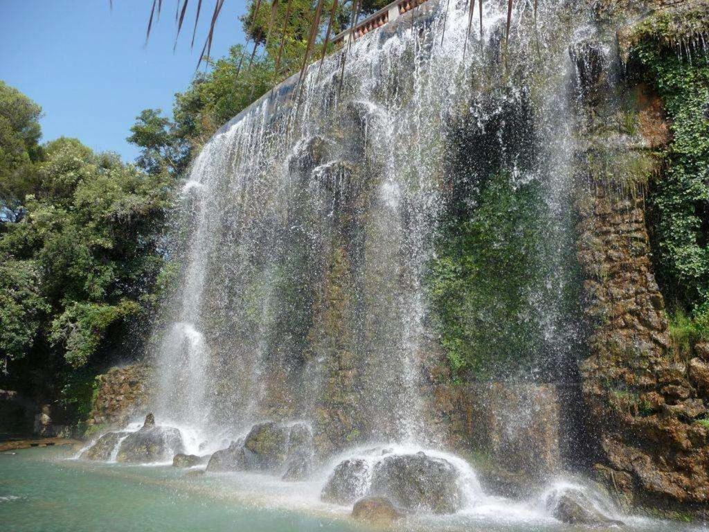 En Bord De Apartment Nice