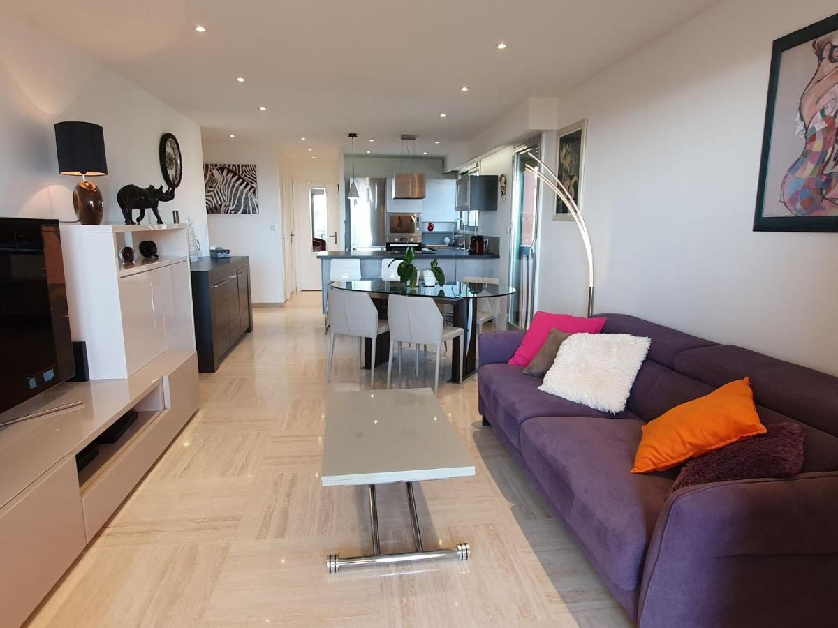 Apartment In Nice With Sea Views