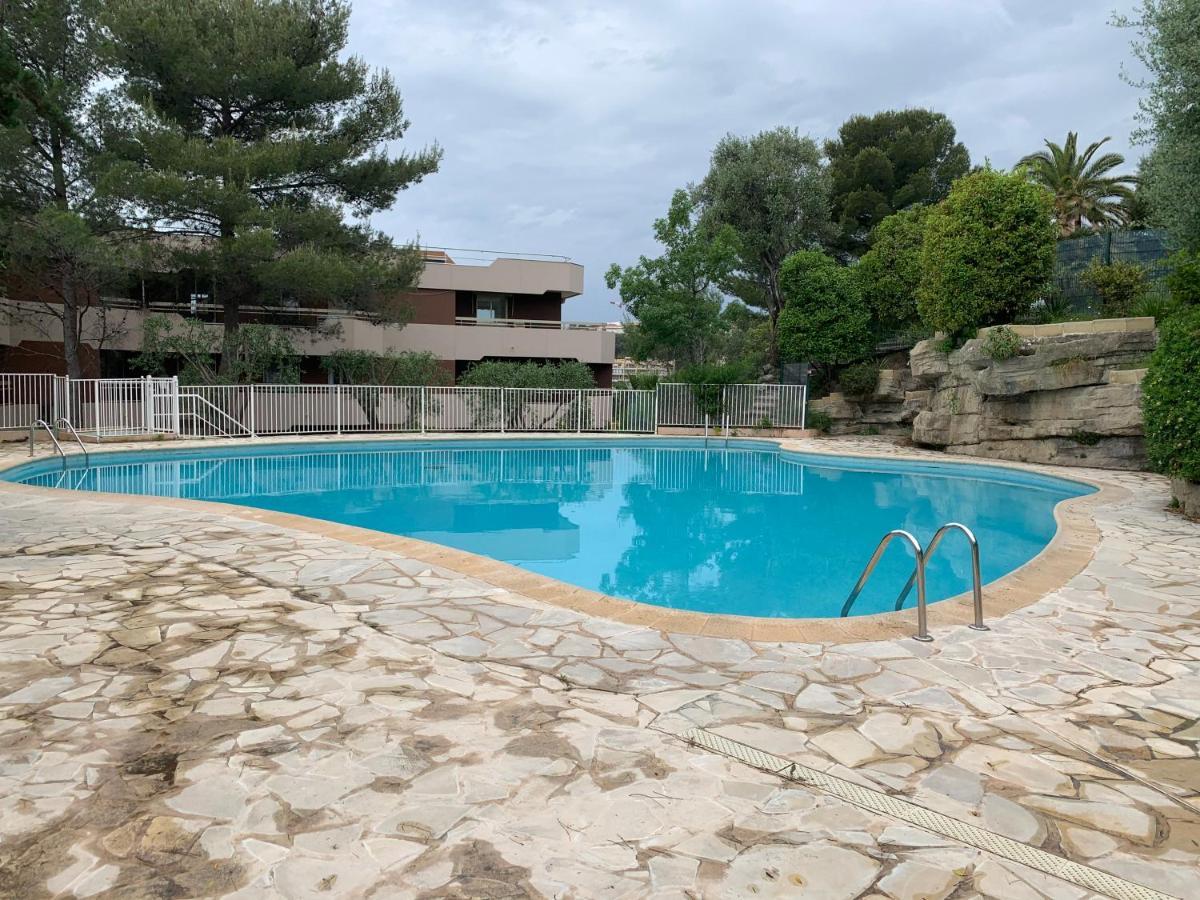Appartement Nice, Grand Studio - Piscine - Terrasse Vue Mer *