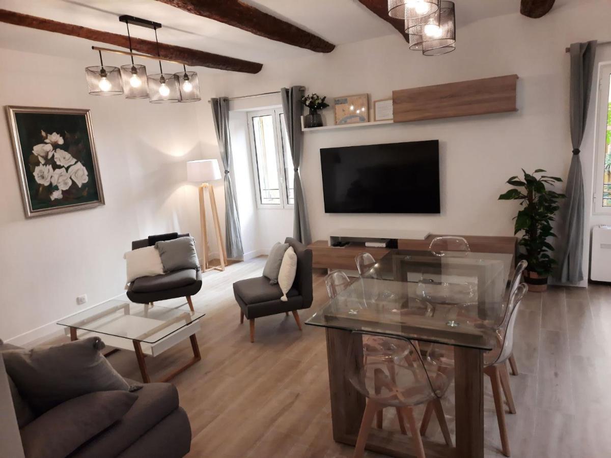 Apartment Beautiful Old Town Flat, Near The *