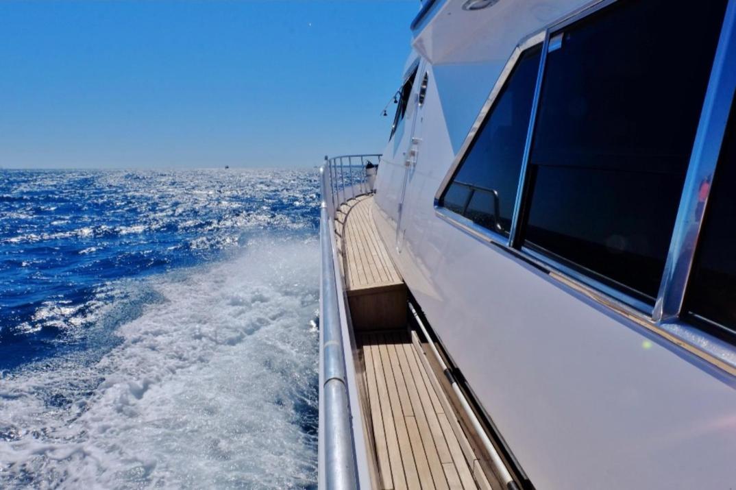 Botel Yacht Charter Cannes Antibes *