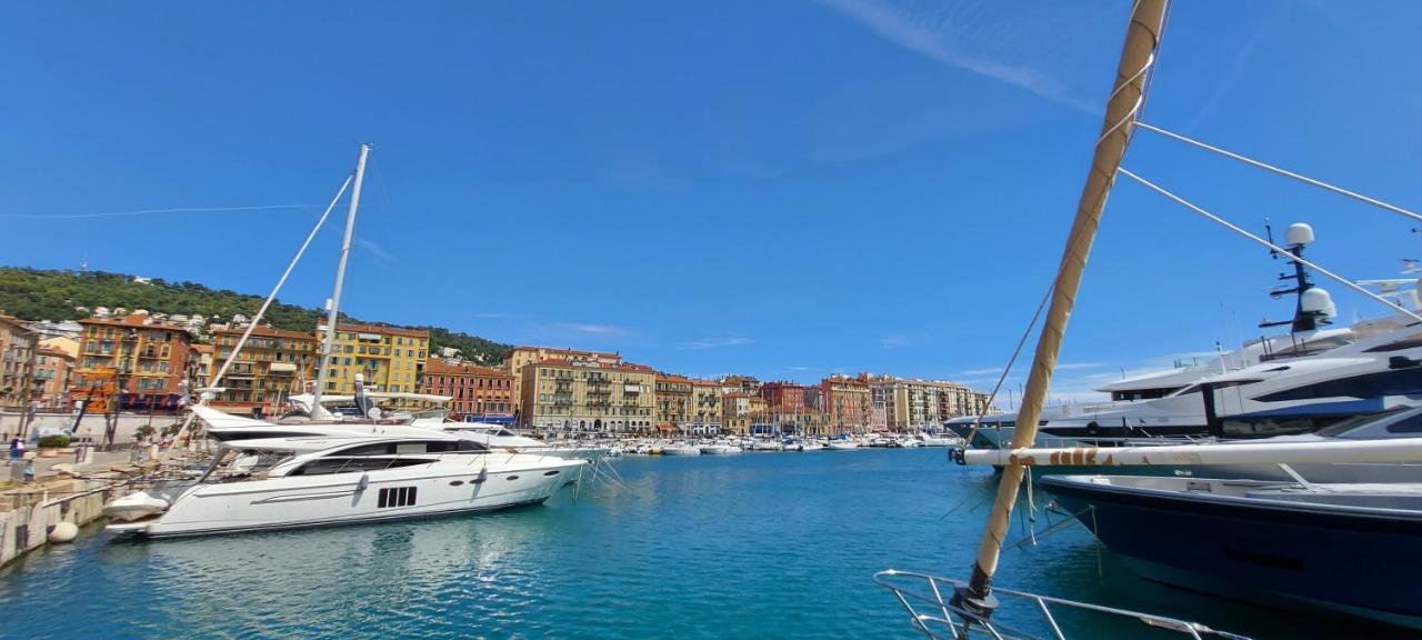 Yacht Charter Cannes Antibes Botel