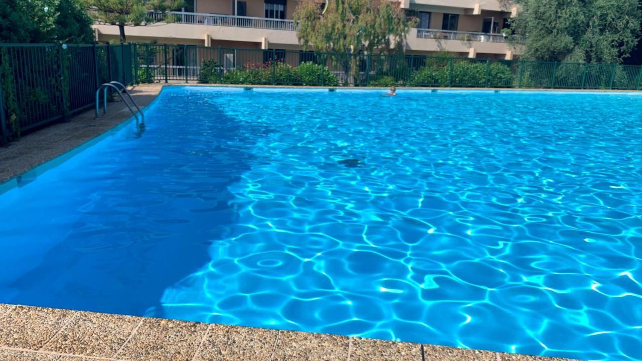 Sea View In With Swimming Pool! *