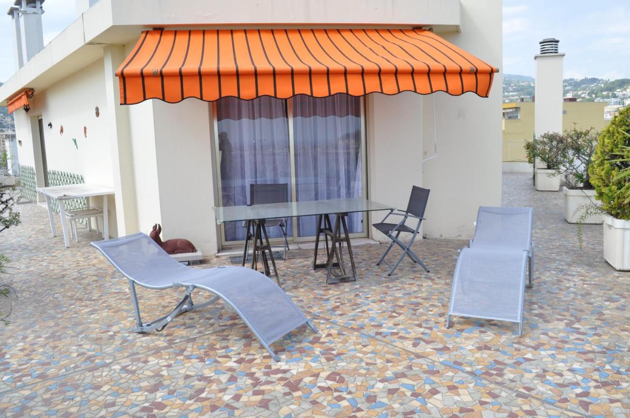 Sur Le Toit Apartment *