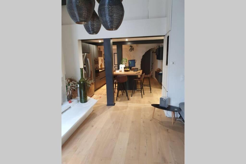 Loft De Type Industriel Et Spacieux