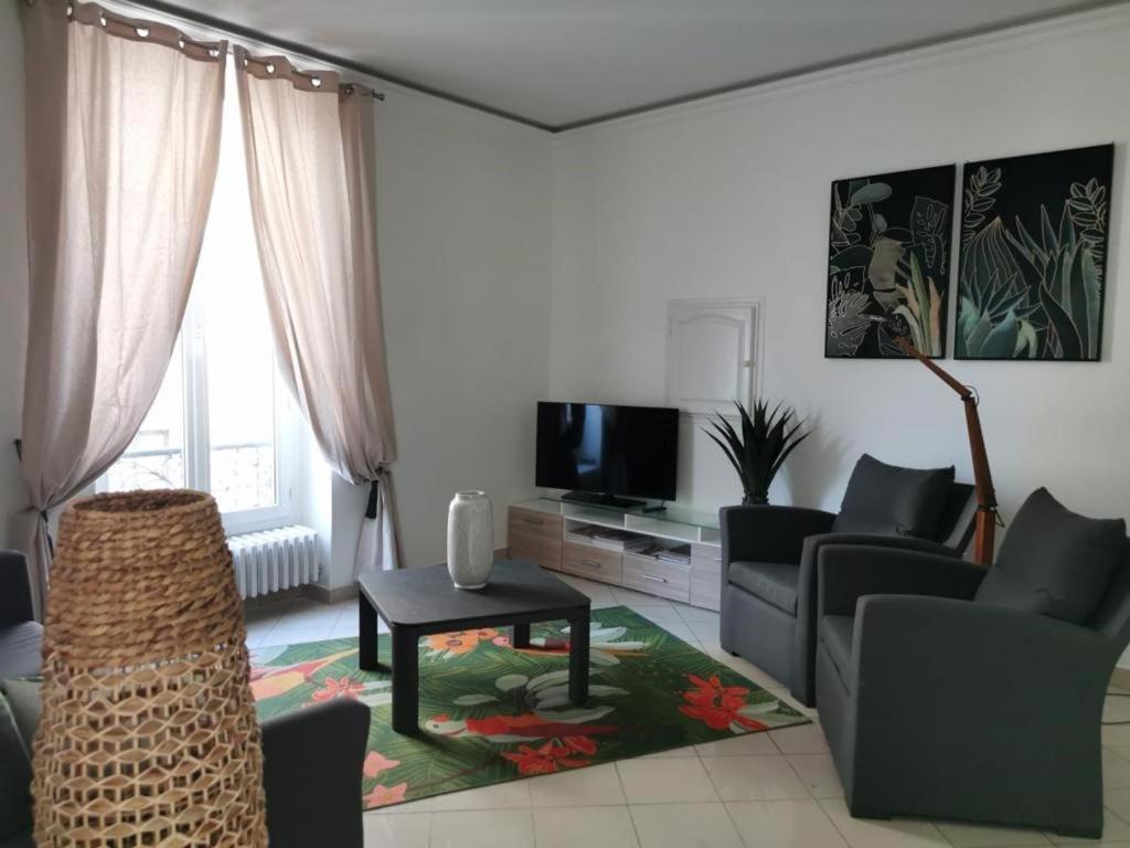 Aston - Centre Massena Nice