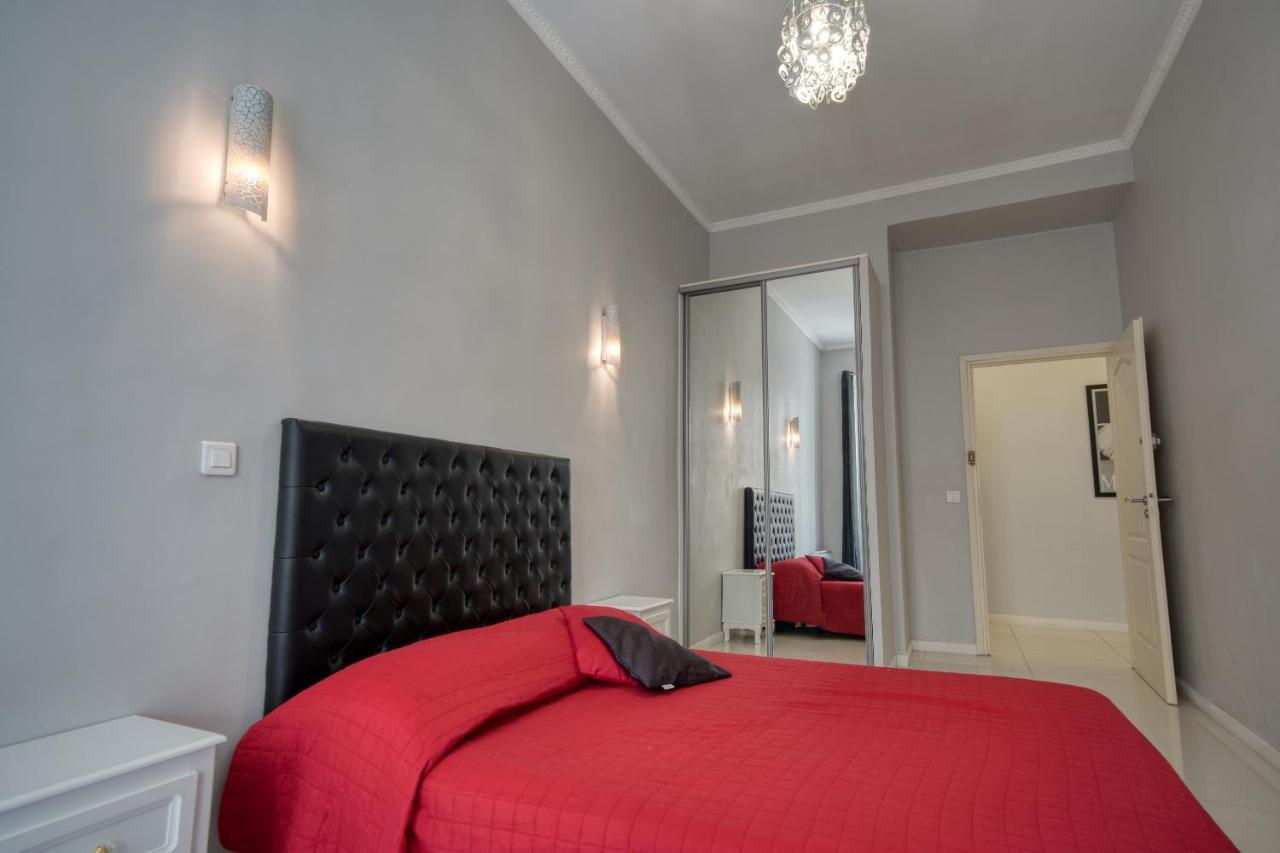 Lusso 5 Beds * Nice