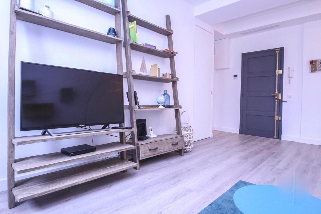 A Very Furnished Near The Beaches *