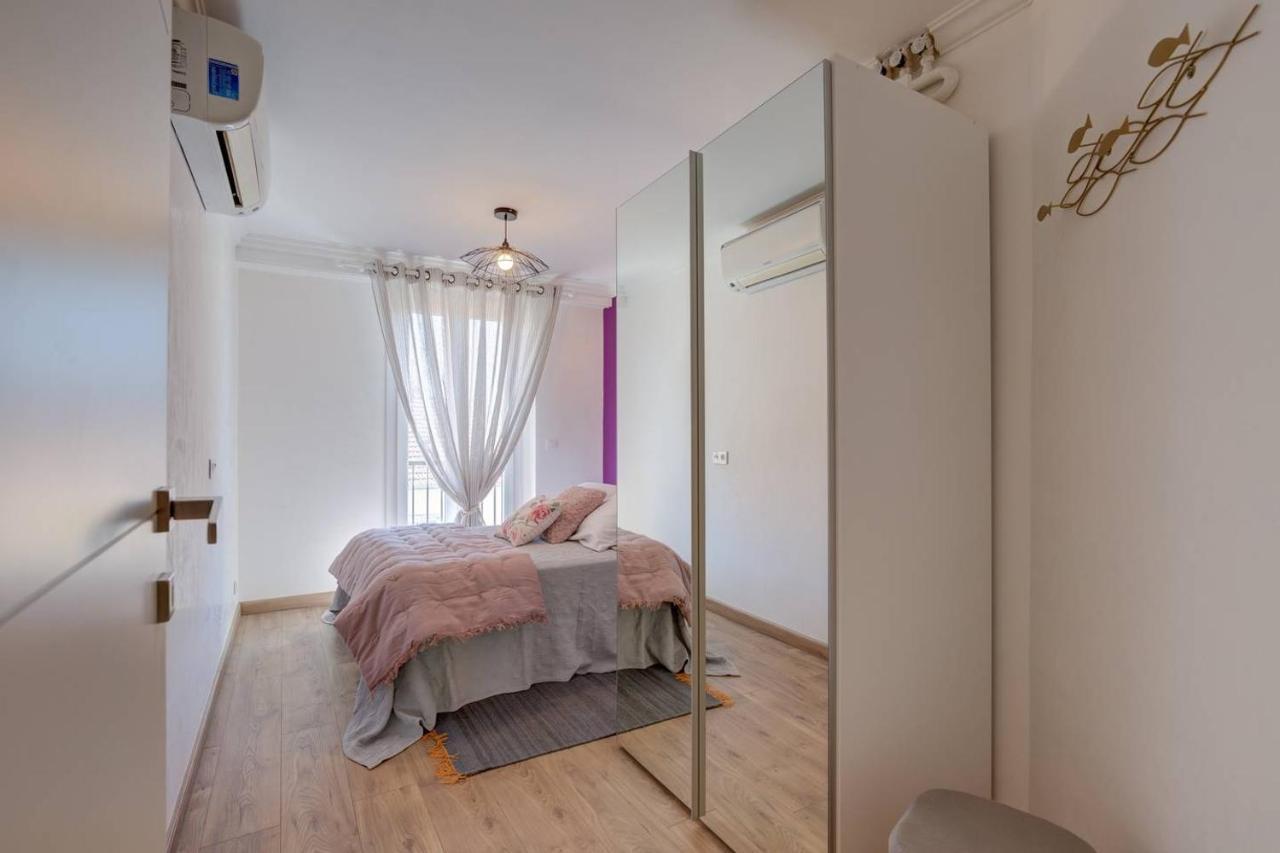 Friendly & Designed In The Golden Square Nice