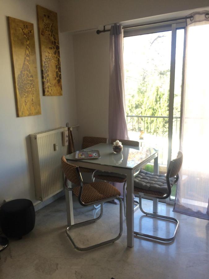 Apartment Standing *