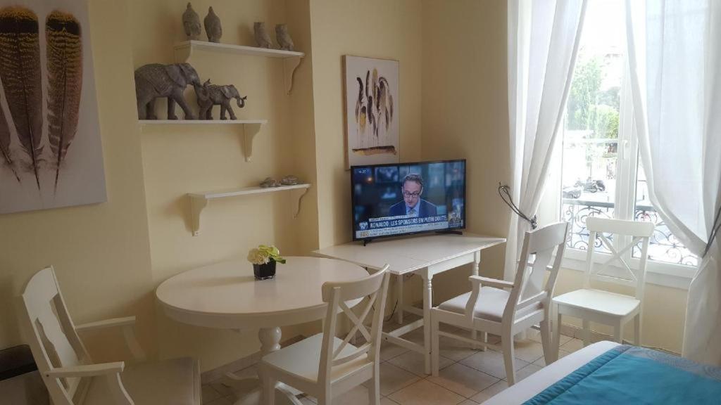 Aston - Centre Massena