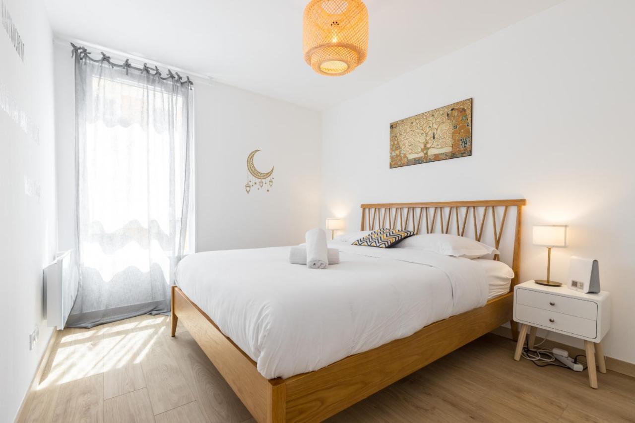 Large 2 Bdr At Port *