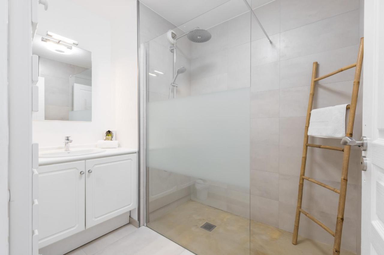 Large 2 Bdr At Port *