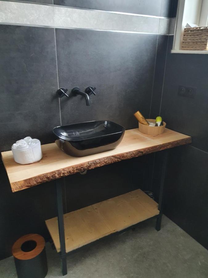 Loft De Type Industriel Et Spacieux Apartment *