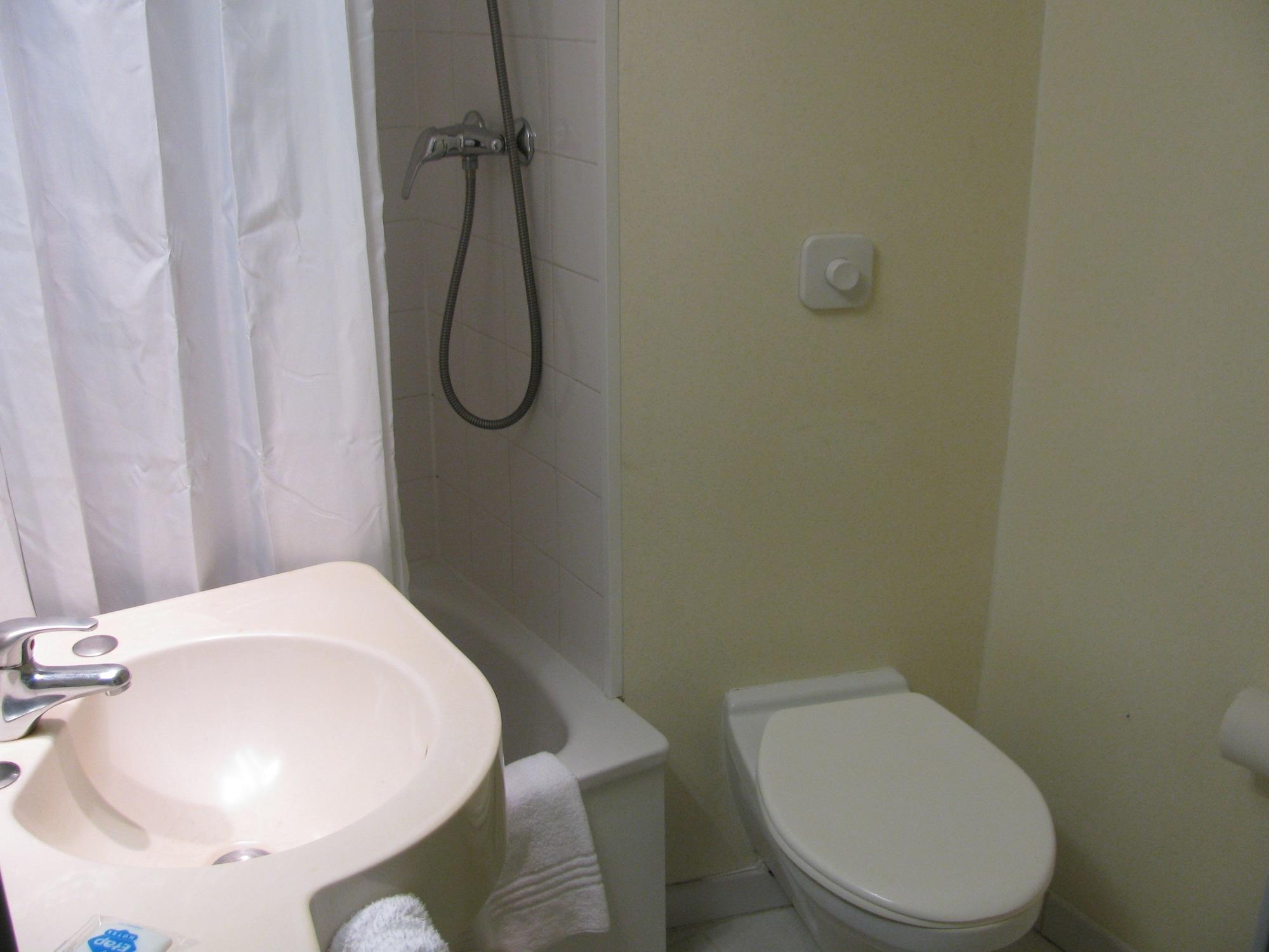 Ibis Budget Aeroport Hotel 2*