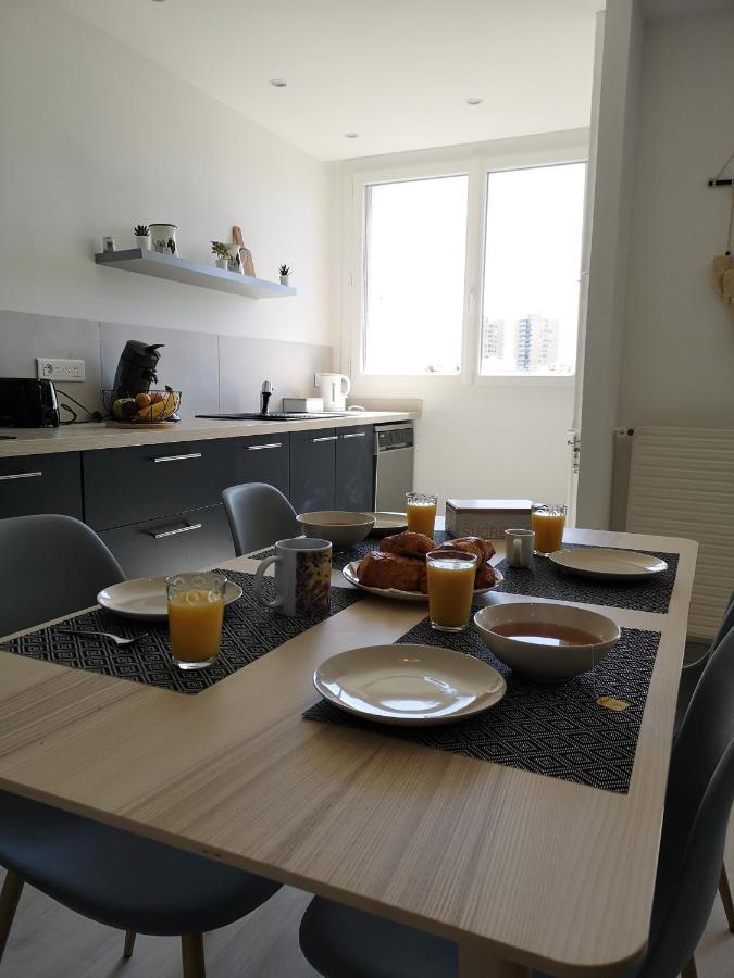 Aux 4 Bleutees Apartment