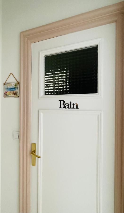 En Bord De Apartment Nice