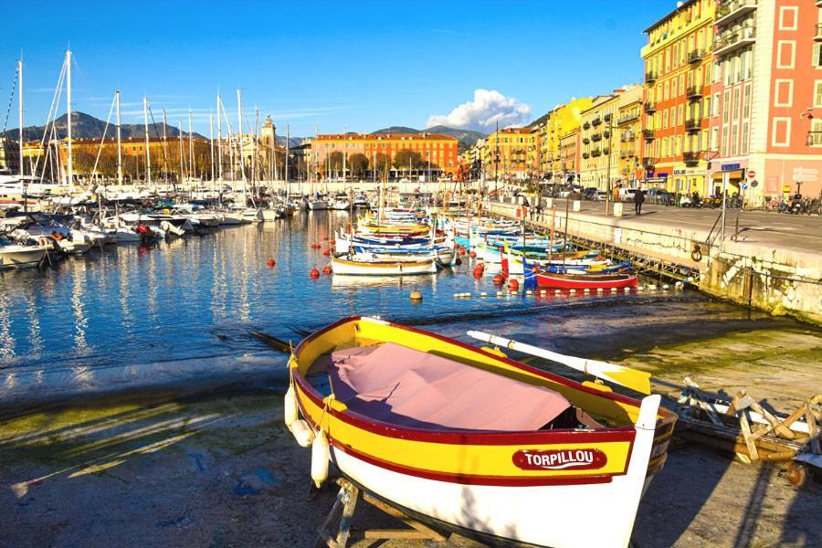 Pretty And Quiet Floor 2 Bedroom Flat In The Port Area Of *