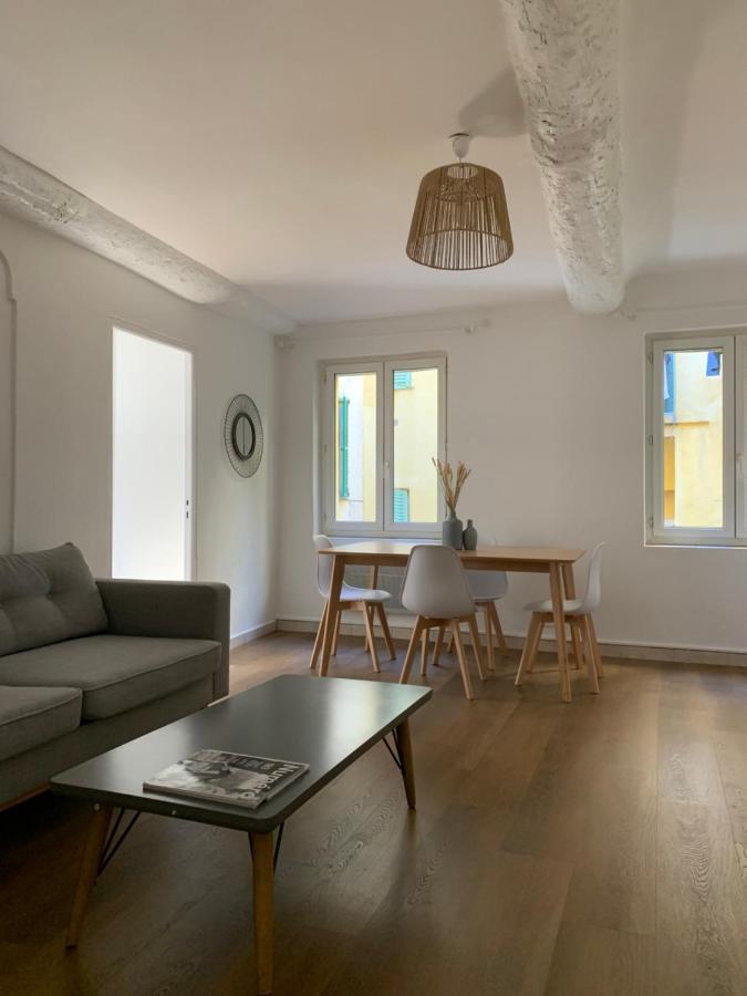 Superbe 3 Pieces Situe Dans Le Vieux-nice