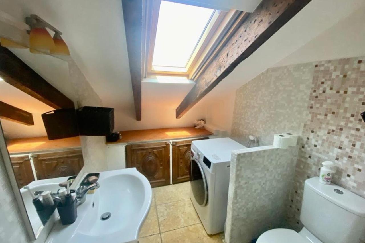 Bright And Cosy 50 M In The Heart Of