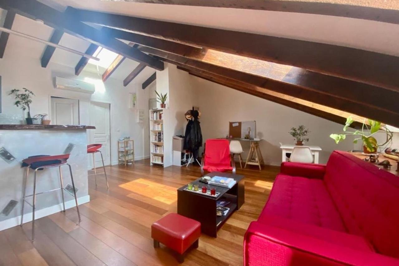 Bright And Cosy 50 M In The Heart Of