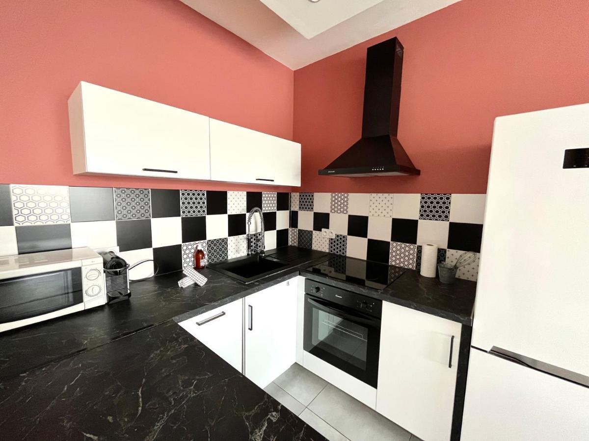 2 Bedrooms - Sea View * Nice