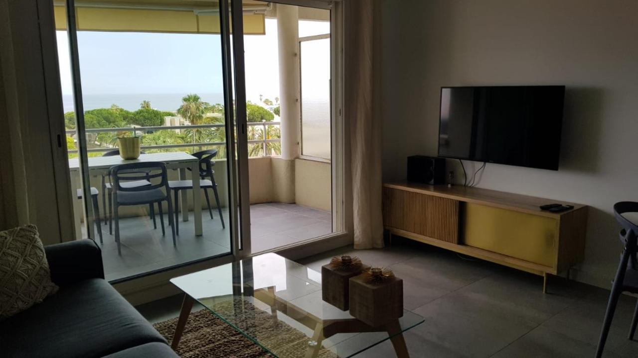 Apartment Nice: Bel Vue Avec Grande Terrasse Nice